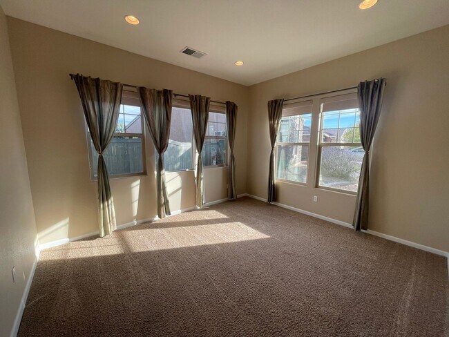 Foto del edificio - Sparks Home in Gated Community!