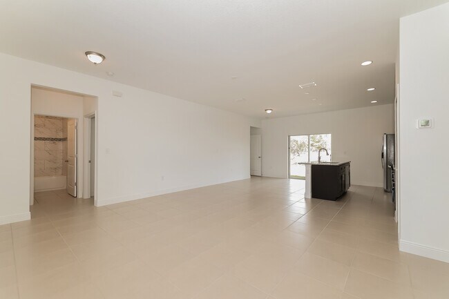 Foto del edificio - 1906 Pike Way, Poinciana, FL