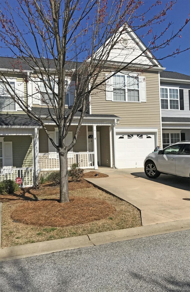 Building Photo - 121 Pine Walk Dr