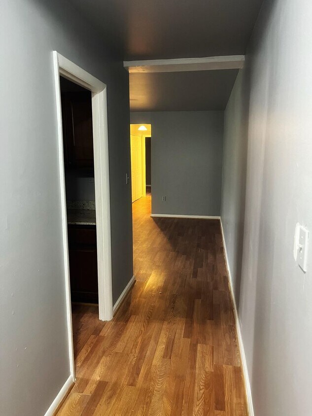 Foto principal - 2 Bed 1 Bath Suitland, MD