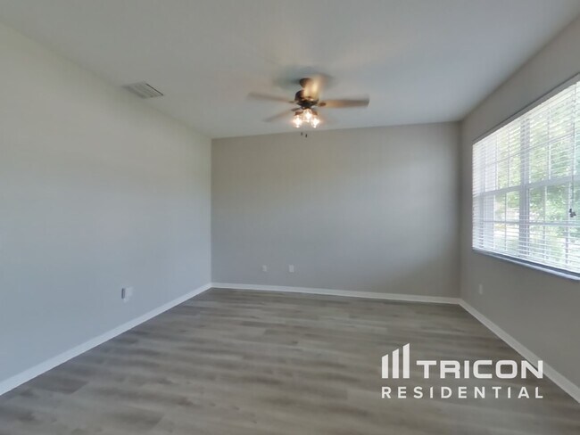 Building Photo - 3445 Fiddlers Green Loop