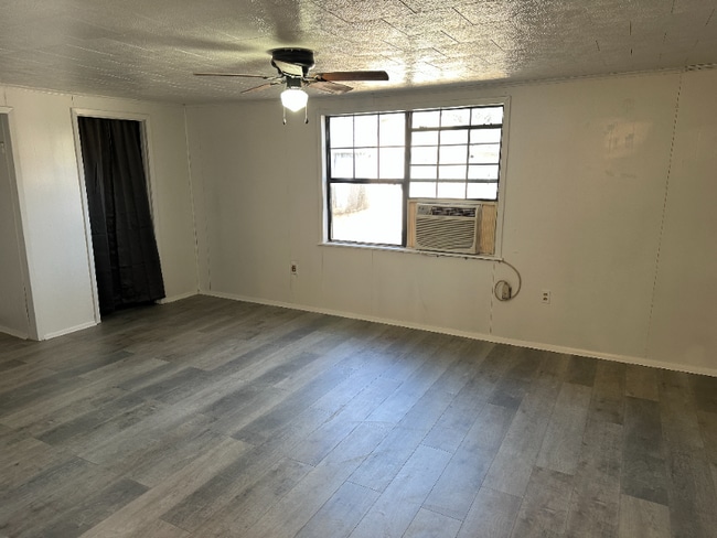 Foto del edificio - 1220 Graham St