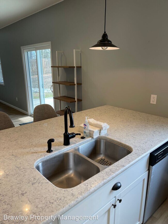 Foto del edificio - 4 br, 2.5 bath House - 7215 W Mustang Dr