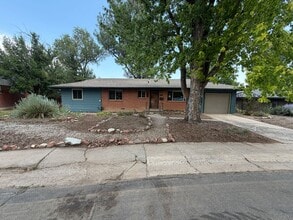 Building Photo - 2708 Delwood Ave