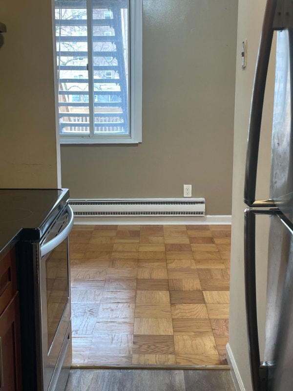 Building Photo - 409 N Broadway