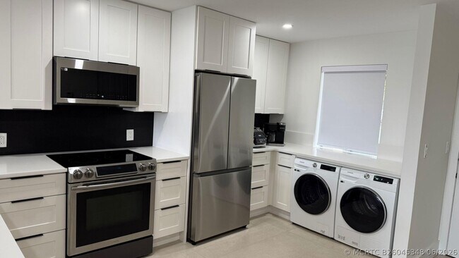 Building Photo - 4539 Luxemburg Ct