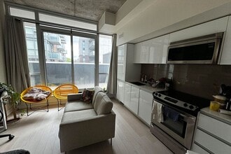 Building Photo - 20 Minowan Miikan Ln