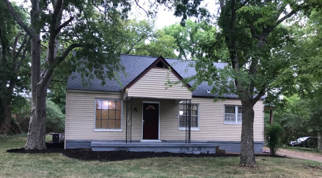 Building Photo - 4012 Meadow Rd