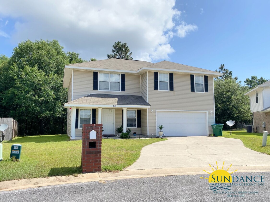 Foto principal - Beautiful 4 Bedroom Home in Crestview