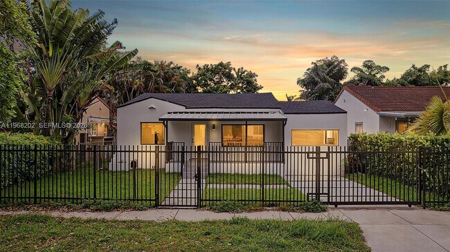 Foto del edificio - 1854 SW 17th St