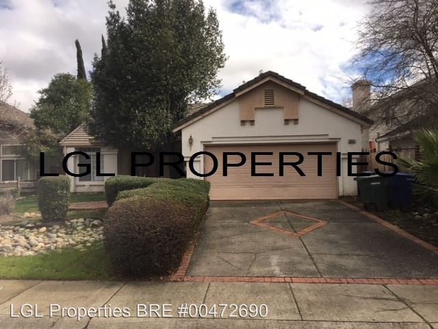 Foto principal - 8663 Bluefield Way