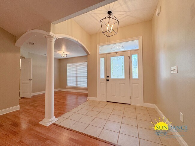 Foto del edificio - Charming 3-Bedroom Home on a Quiet Cul-de-...