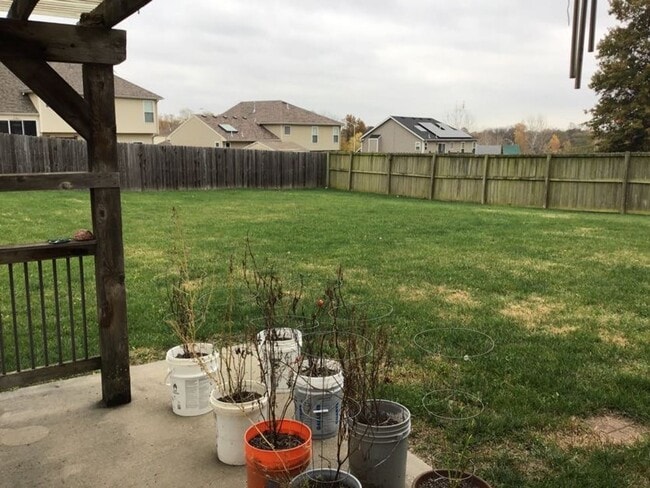 Building Photo - COMING SOON!! Northland 3 Bed 2 Bath 2 Car...