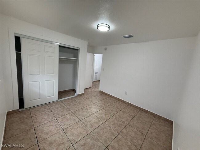 Building Photo - 2148 Dora St