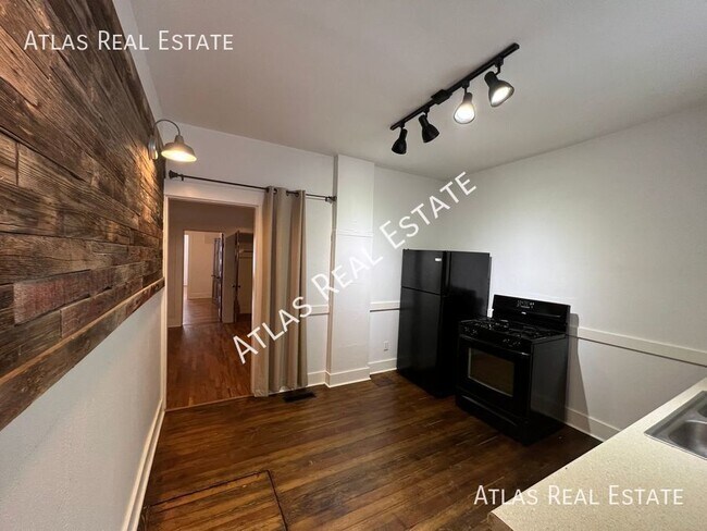 Foto del edificio - 2 bed, 1 bath - Must see! Beautiful, trend...