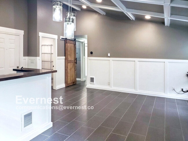Foto del edificio - 7602 Concord Ln NE