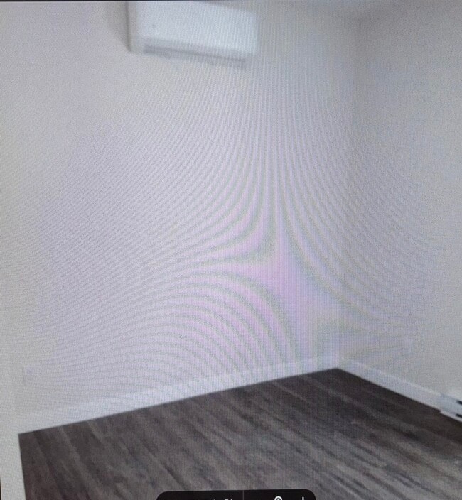 Building Photo - 256-256 Balmoral St