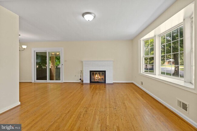 Foto del edificio - 5508 Spruce Dr