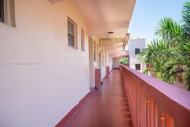 Foto del edificio - 215 SE 3rd Ave