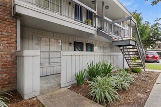 Building Photo - 2350 Bering Dr