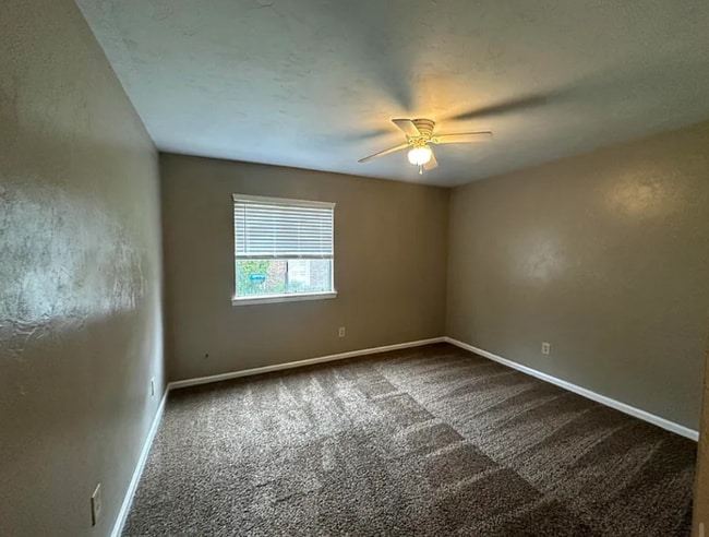 Building Photo - 1409 Shallow Brook