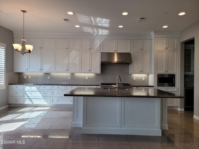 Foto del edificio - 12852 Mammoth Peak Dr