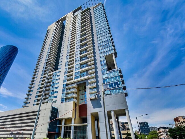 Foto del edificio - 737 W Washington Blvd
