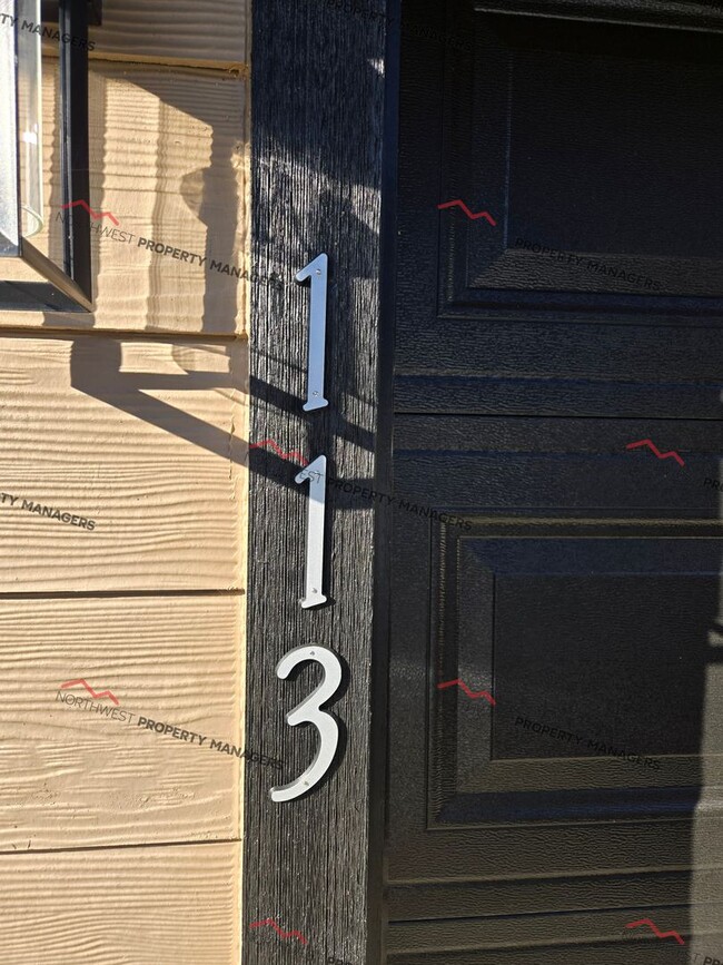 Building Photo - STATUS: AVAILABLE | R46| $2395