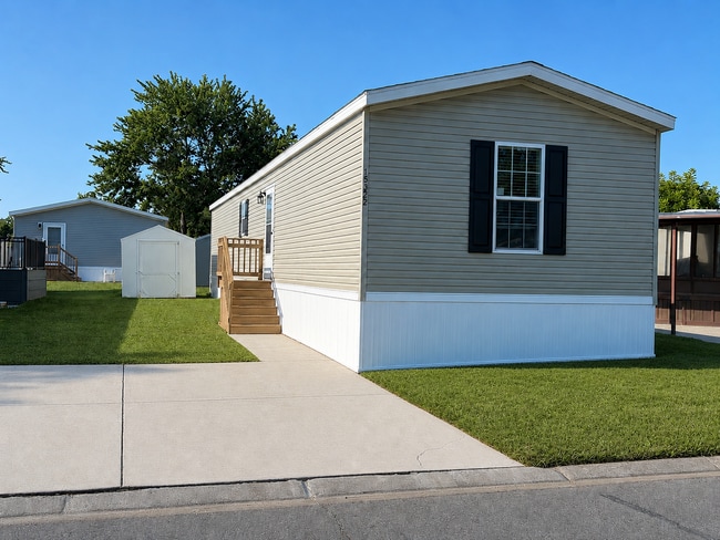 Building Photo - 15322 Danseur Dr