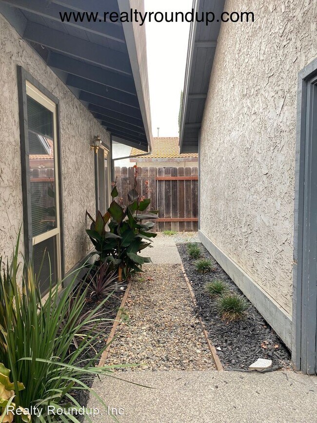 Building Photo - 3 br, 2 bath House - 869 Florin Rd