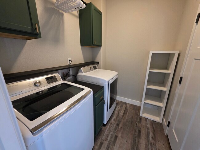 Foto del edificio - 9744 Picket Fence Way
