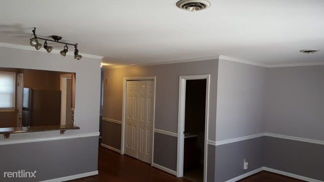Building Photo - 483 Bramblewood Ln