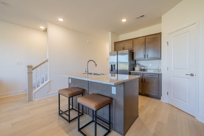 Foto del edificio - The Lily at Chapman Trace + !!!First days ...