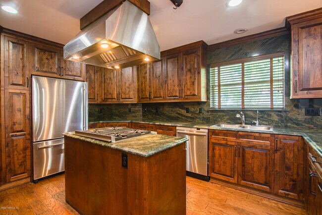 Building Photo - 1610 Coquina Pl