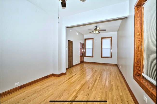 Building Photo - 1747 W Le Moyne St