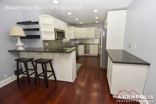 Foto del edificio - 300 S Cherry Grove Ave
