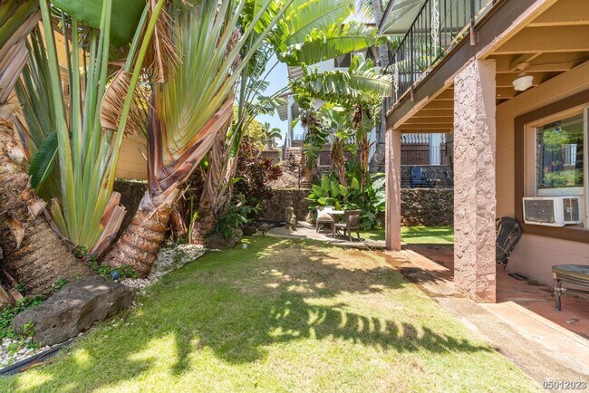 Foto del edificio - Fully Remodeled, w/beautiful private back ...