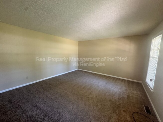 Photo - 2393 Spicewood Dr House