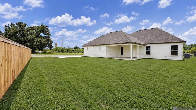 Building Photo - 7025 Ardennes Dr