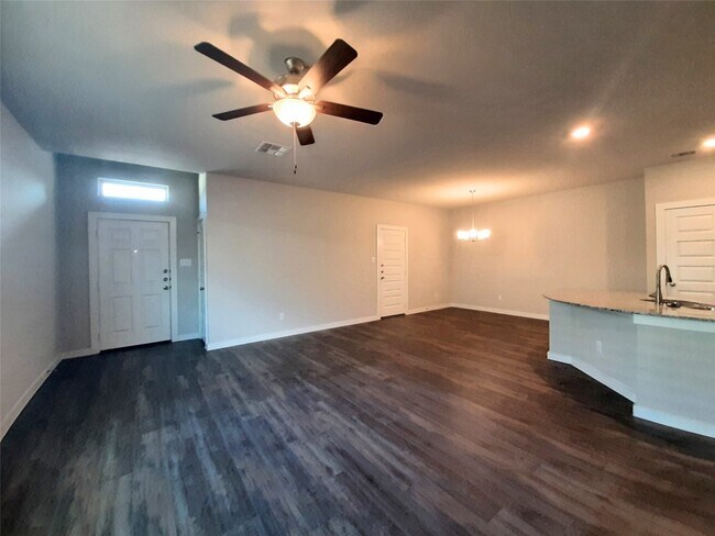 Building Photo - 9881 Grosbeak Ln