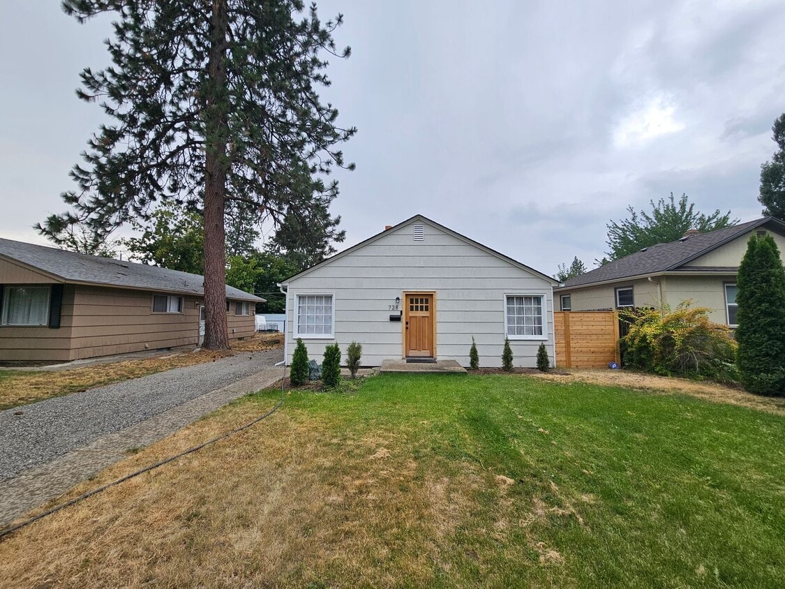 Primary Photo - Newly Remodeled Home on the South Hill