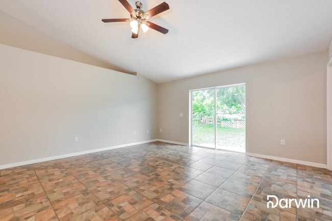 Building Photo - 510 LAKEVIEW DR, POINCIANA, FL 34759