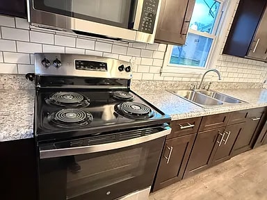 Building Photo - 31 N Park Ave