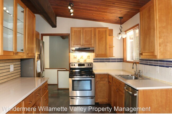 Building Photo - 5 br, 2.5 bath House - 3240 NW Elmwood Dr.