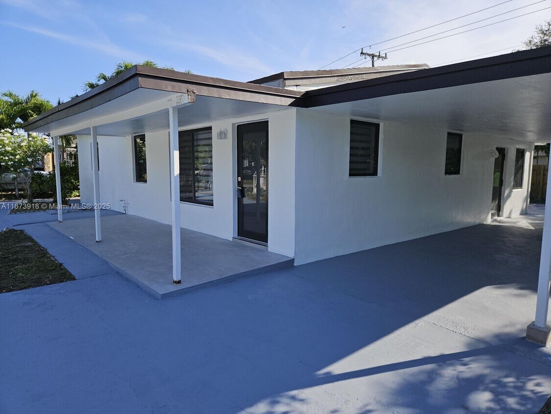 Foto principal - 1440 N 71st Ave