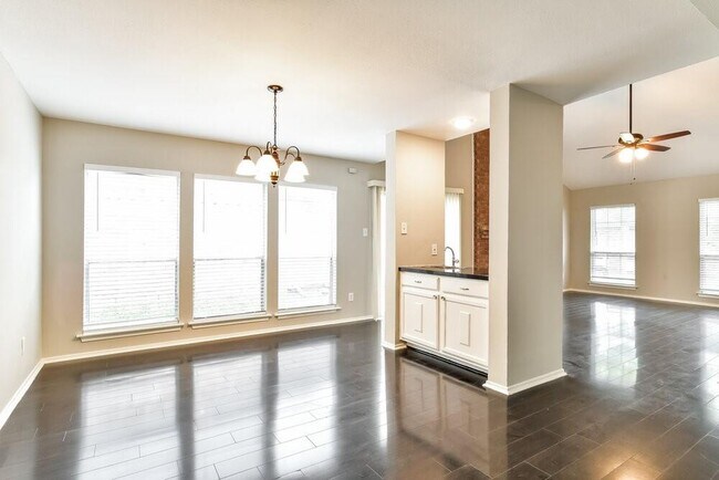 Building Photo - 3534 Duncaster Dr