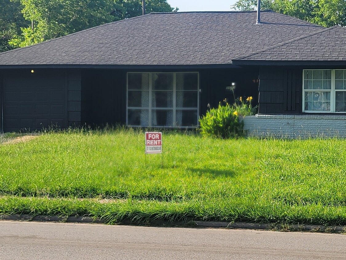 Photo - 5623 Bellfort Street