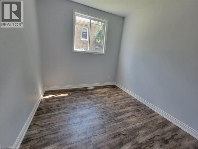 Building Photo - 103 Peel St