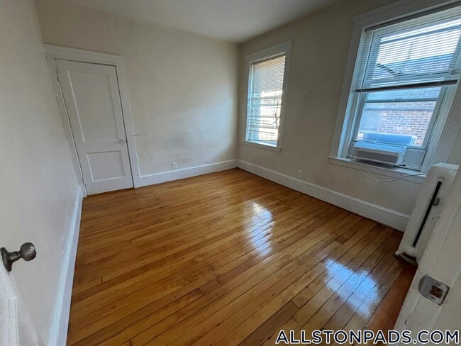 Foto del edificio - 215 Harvard Ave