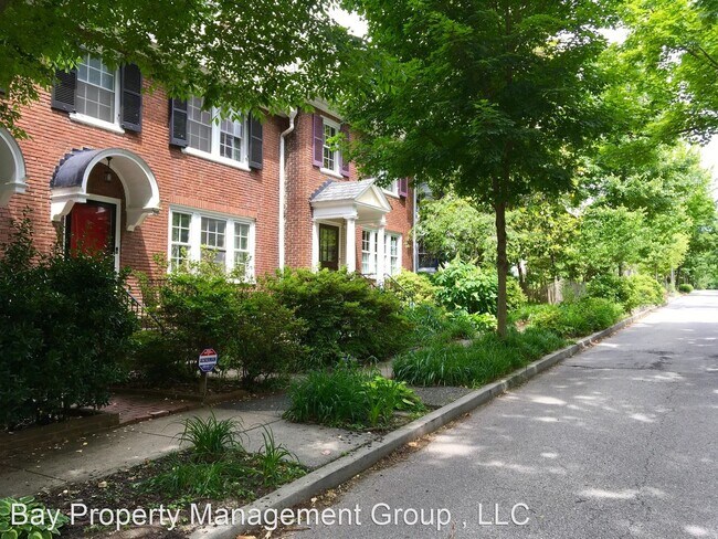 Building Photo - 5 br, 2 bath House - 3916 Cloverhill Rd